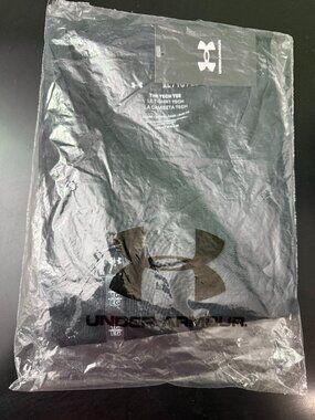 The Tech Tee stretchy shirt - Under Armour - Black - NWT